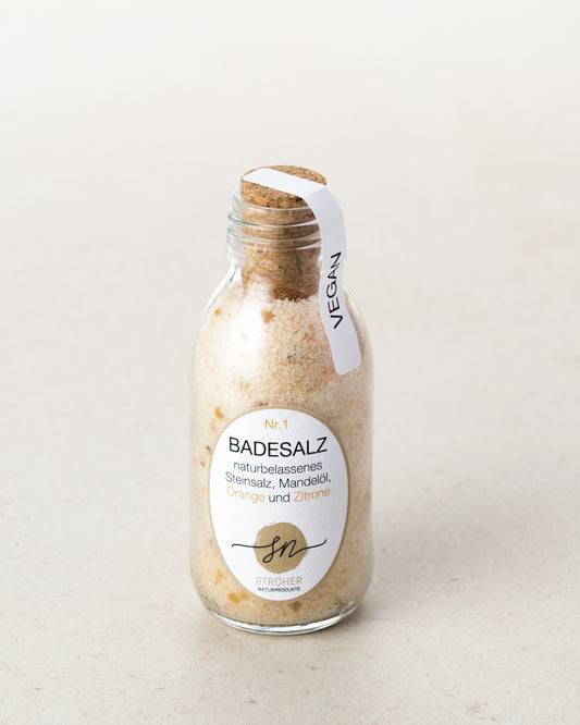 Natürliches Badesalz Nr. 1 mit Orangenöl in wiederverwendbarem Glasgefäß ohne Deko