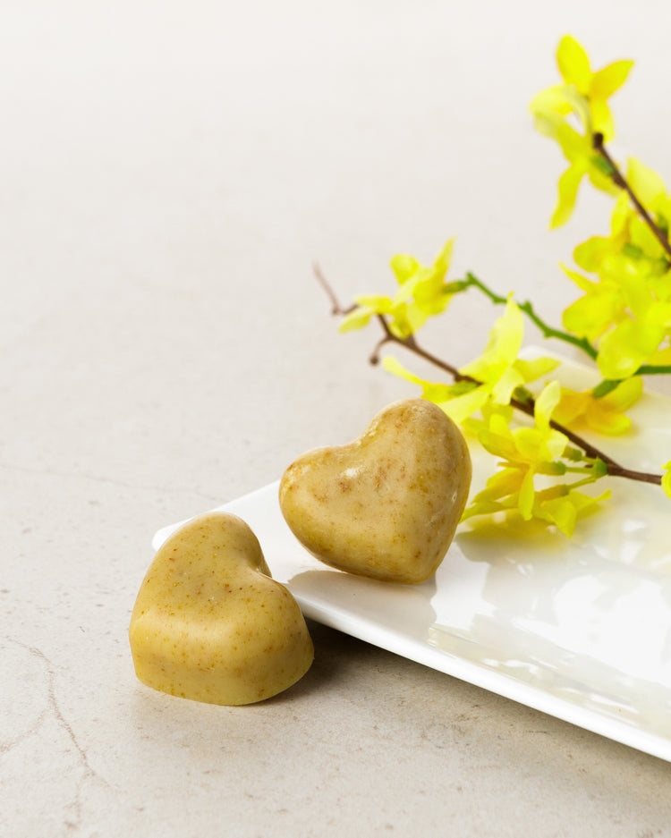 Handgemachte HERZCHENSeife mit Orange und Zirbelöl mit hochwertigen Inhaltsstoffen und Deko- Zutaten im Text beschrieben