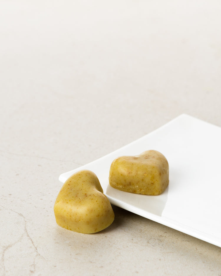 Handgemachte HERZCHENSeife mit Orange und Zirbelöl mit hochwertigen Inhaltsstoffen und ohne Deko - Zutaten im Text beschrieben