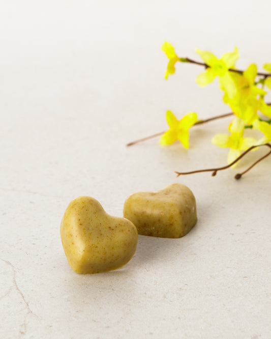 Handgemachte HERZCHENSeife mit Orange und Zirbelöl mit hochwertigen Inhaltsstoffen und Deko- Zutaten im Text beschrieben